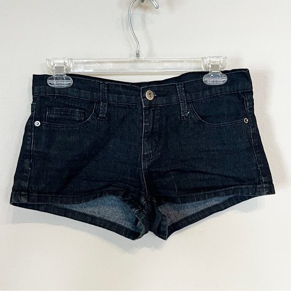 FOREVER 21 Dark Wash Low Rise Stretch Denim Fitted Mini Booty Shorts Size 26 - Picture 1 of 3